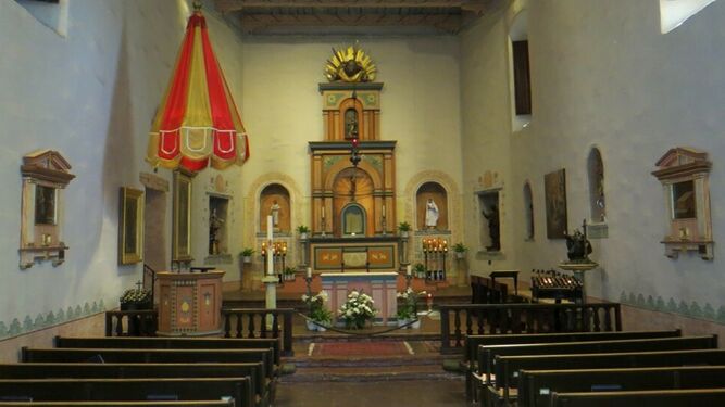 Interior de la Misión Basílica San Diego de Alcalá