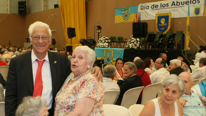 Padre Ángel y el Día de los Abuelos