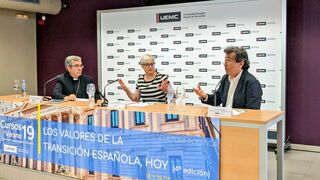Argüello, Anna Grau y Arcadi Espada compartieron la mesa redonda  en la Universidad Europea Miguel de Cervantes