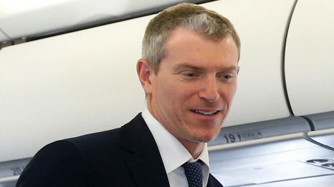 M. Bruni en el avión del Papa en uno de sus viajes apostólicos