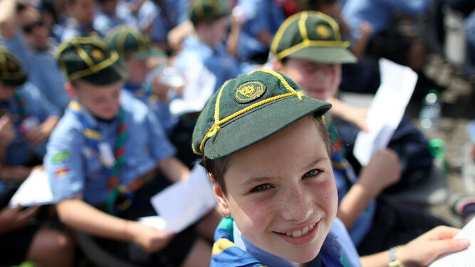 Jóvenes scout. Imagen de archivo