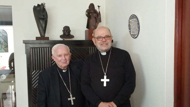 El cardenal Cañizares con el misionero valenciano César Buendía