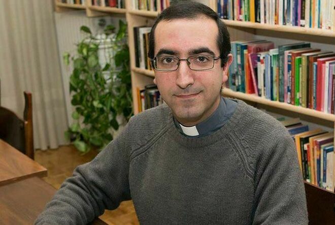 Luis Santamaría, conocido por ser el mayor experto en sectas de España, deja el sacerdocio «por amor»