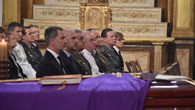 El Rey y el féretro del cardenal Estepa