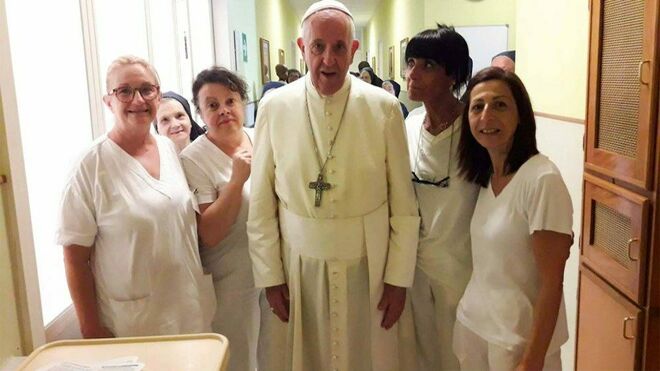 Visita sorpresa de Francisco a las Hijas de la Caridad de la Casa Regina Mundi