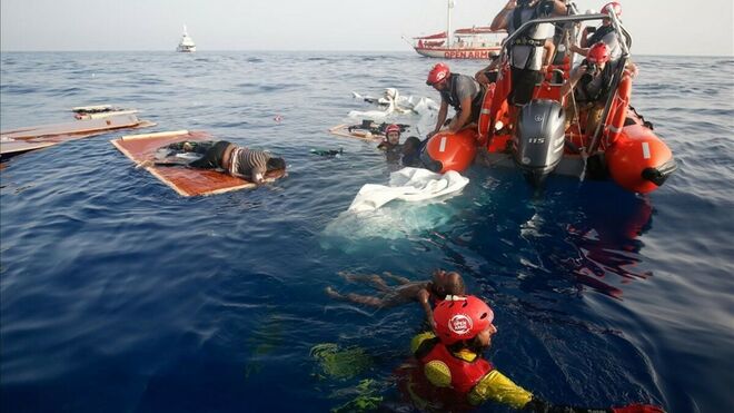 El Open Arms, al rescate en el Mediterráneo