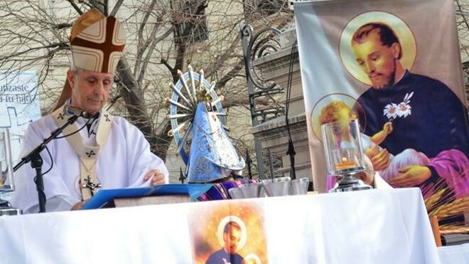 Poli pidió a San Cayetano por la unidad de los argentinos