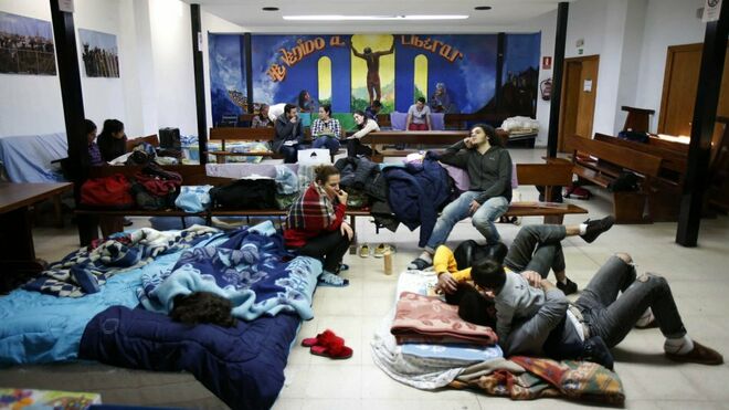 Inmigrantes durmiendo en San Carlos Borromeo