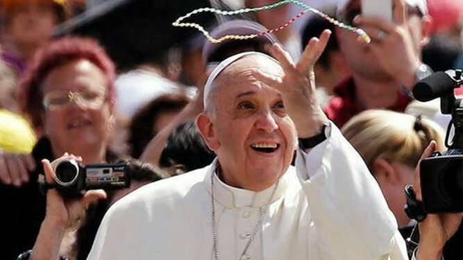 El Papa bendice seis mil rosarios para los católicos de Siria