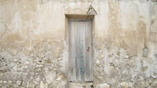 "Esforzados en entrar por la puerta estrecha"