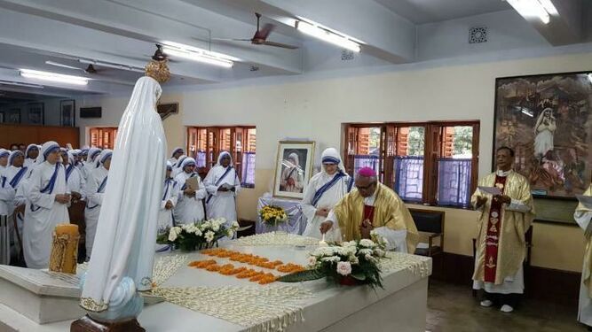 Calcuta recuerda el 109 aniversario del nacimiento de madre Teresa