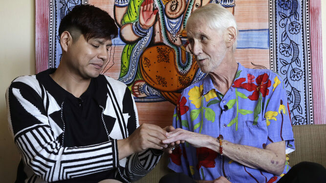 Fuller se casó con su pareja el último día de su vida