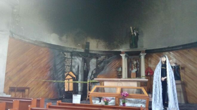 Incendian templo en Zacualpan, Veracruz