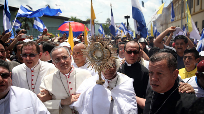 Nuncio, Báez y cardenal Brenes