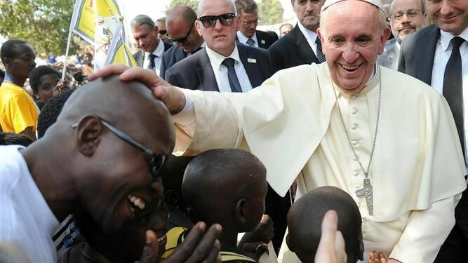 Francisco visitando África subsahariana
