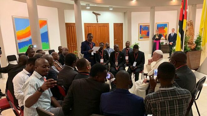 Encuentro del Papa con los jesuitas de Mozambique