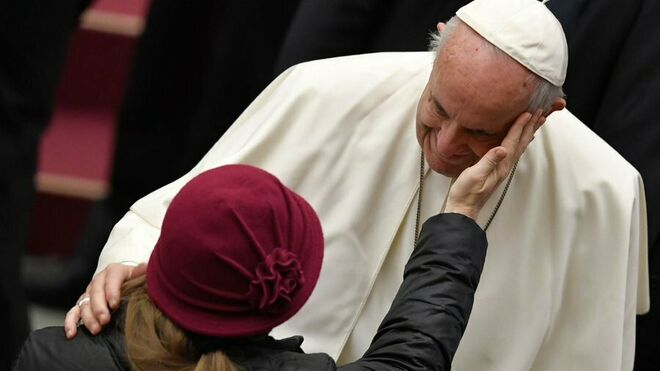 El Papa, con una mujer
