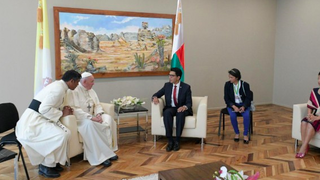 Francisco, con el presidente de Madagascar