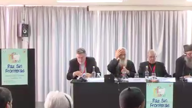 Mesa redonda con representantes de varias confesiones religiosas