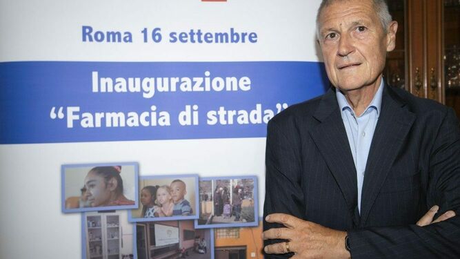 Inauguración de la farmacia en Roma