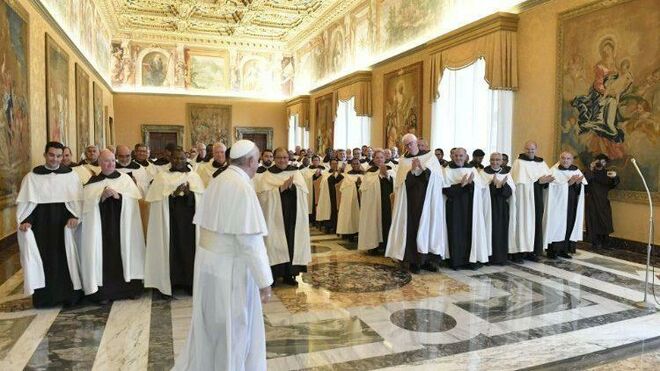 Francisco recibe a los Carmelitas en su capítulo general, que tiene lugar en Roma del 10 al 27 de septiembre