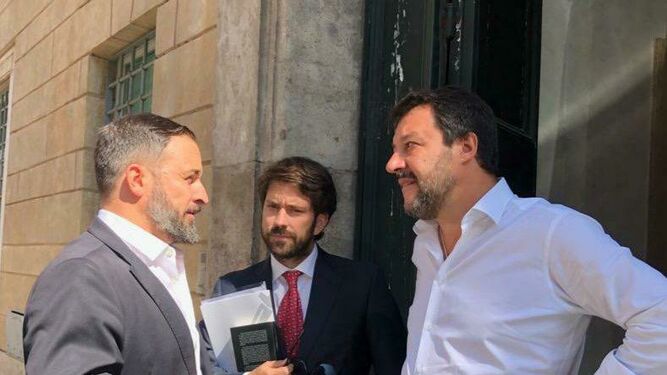 Ariza, con Salvini y Abascal