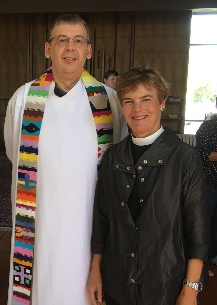 James Alison, con una mujer sacerdote