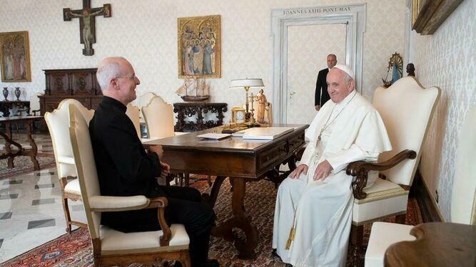 James Martin sj, hoy, con el Papa