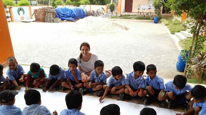 Voluntaria española en una escuela de Andhra Pradesh