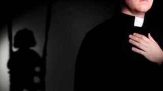 Francisco acepta la renuncia del obispo neozelandés Charles Drennan