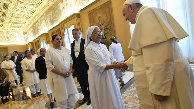 Audiencia del Papa a las participantes en el Capítulo General de la Congregación de Jesús-María