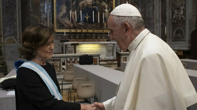 La vicepresidenta Carmen Calvo, con el Papa
