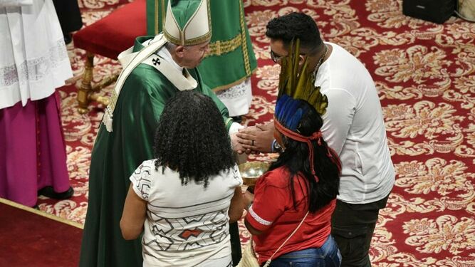 El Papa, hoy, con indígenas de la Amazonía