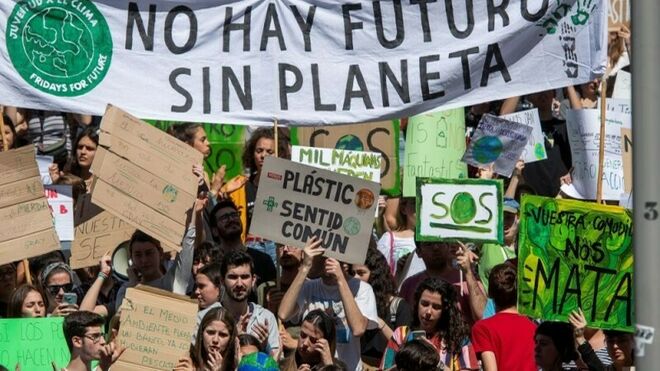 Manifestación de jóvenes en defensa del planeta
