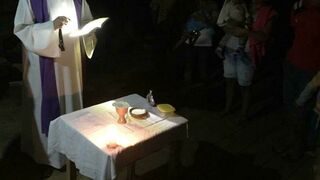 Misa pequeñita nocturna en el Yavarí