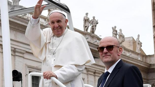 El Papa y Domenico Giani