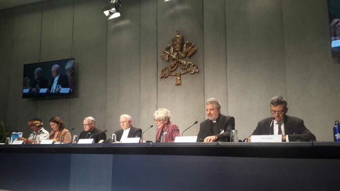Los sinodales, en rueda de prensa