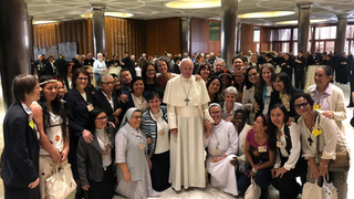 El Papa y las mujeres del Sínodo de la Amazonía