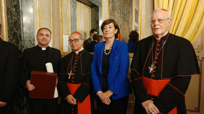 Entrega de la placa en el Colegio Español en Roma