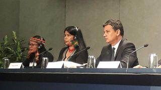 Patricia Gualinga, en el aula del Sínodo