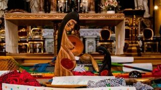 Los símbolos que los ultracatólicos tiraron al Tíber