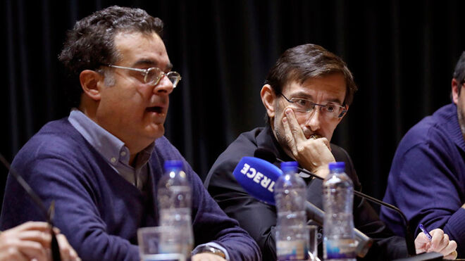 Juan Cuatrecasas y el obispo auxiliar de Madrid José Cobo, durante un coloquio sobre abusos sexuales a menores en la Iglesia, en febrero de 2019