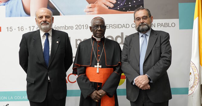 Sarah, con Bullón de Mendoza y Sánchez Saus