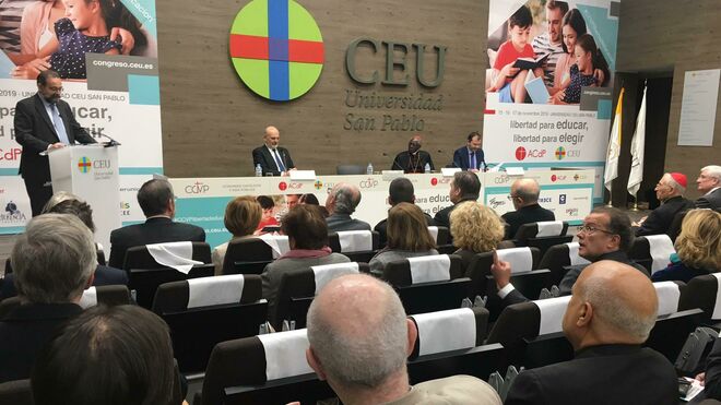 Bullón de Mendoza presenta al cardenal Sarah