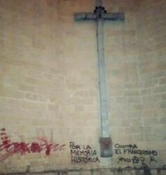 Atacan con pintadas la antigua iglesia de San Agustín de Segovia - Religión Digital