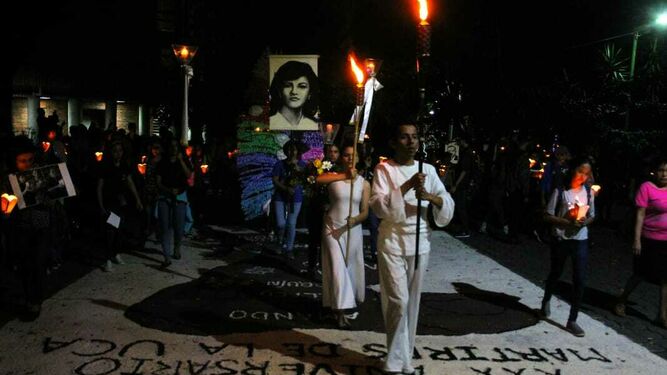 Via Crucis por los mártires de la UCA