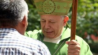 “Hay otro templo que se está cayendo…”