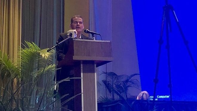 Rafael Luciani inicia la primera ponencia del día: Tres ejes de la reforma en la Iglesia: conversión sinodal, pastoral y ministerial