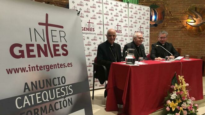 Rino Fisichella: "El pueblo se evangeliza continuamente a sí mismo"