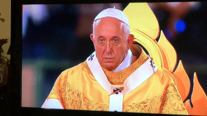 Siguiendo al Papa por la televisión